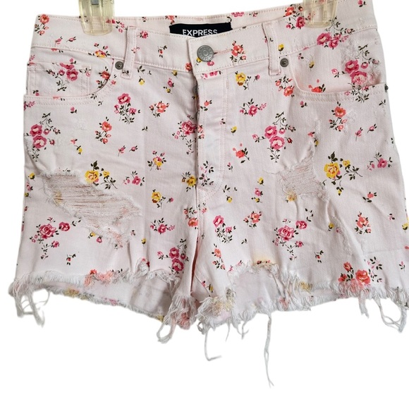 Express Pants - EXPRESS Floral distressed Denim Shorts, Women’s Size 6